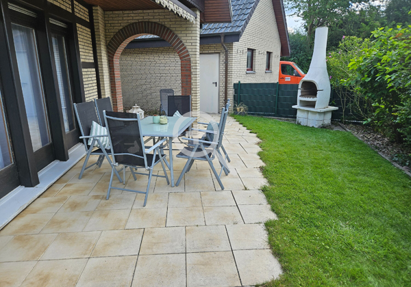 Terrasse und Grill Bild 1