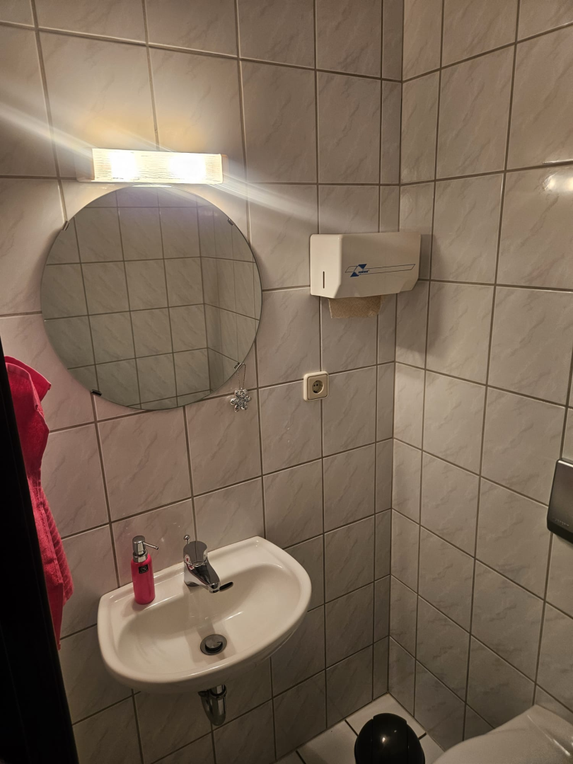 WC 2 Bild 1 Vollbild